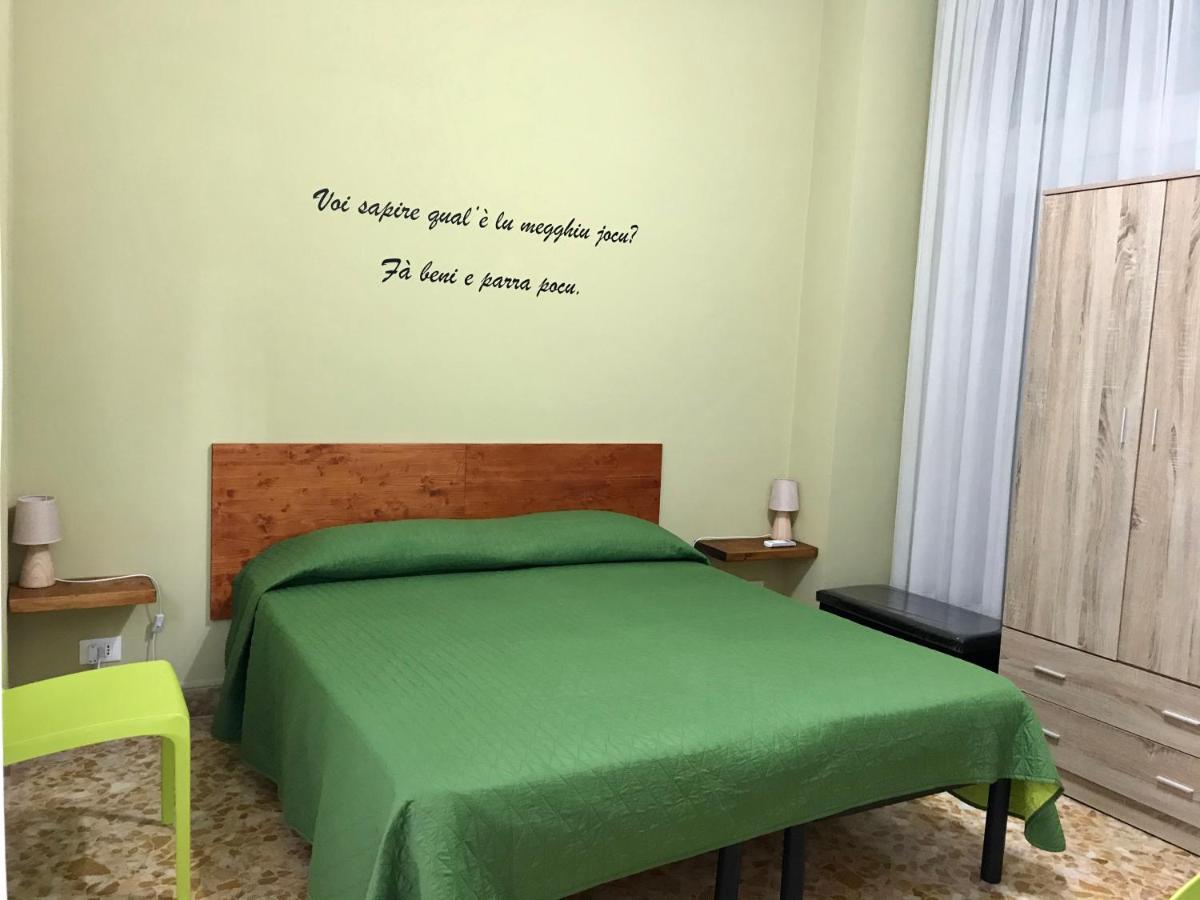 トラーパニ Solemare Bed & Breakfast エクステリア 写真